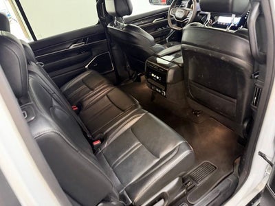 2024 Jeep Wagoneer Base