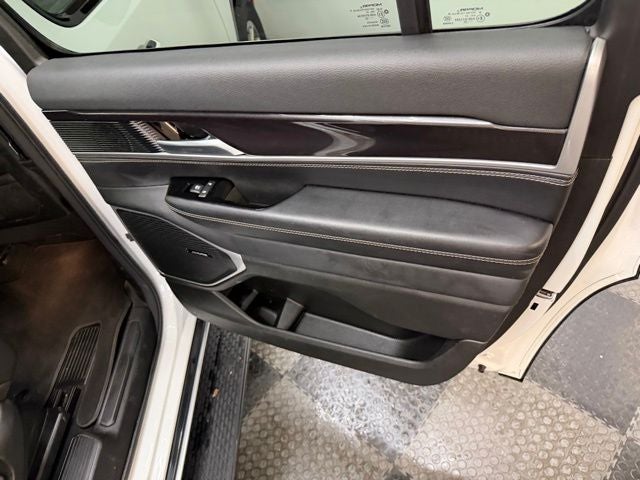 2024 Jeep Wagoneer Base