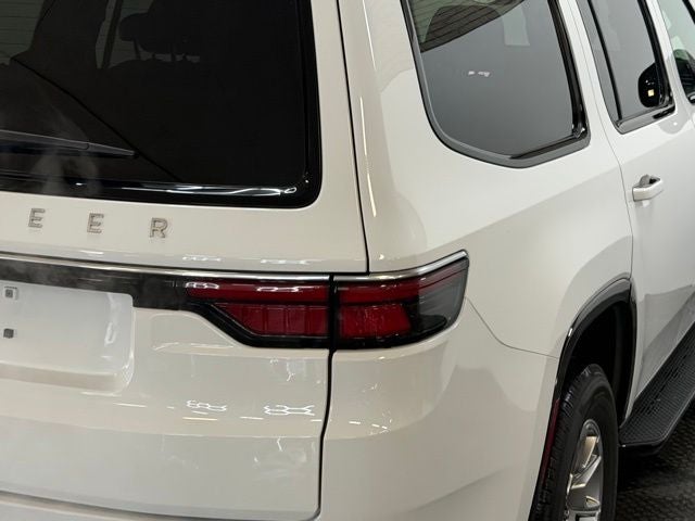 2024 Jeep Wagoneer Base
