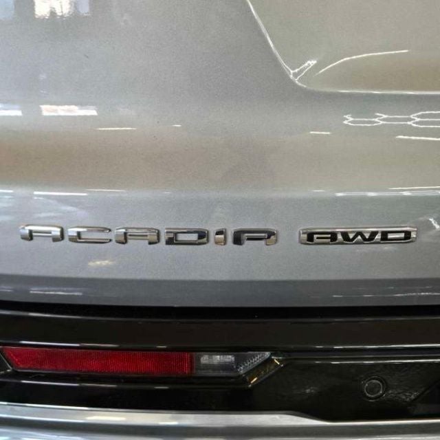 2024 GMC Acadia Denali