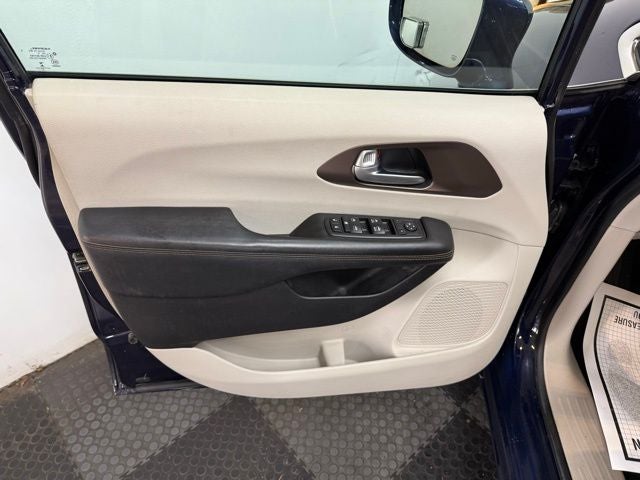 2017 Chrysler Pacifica Touring L