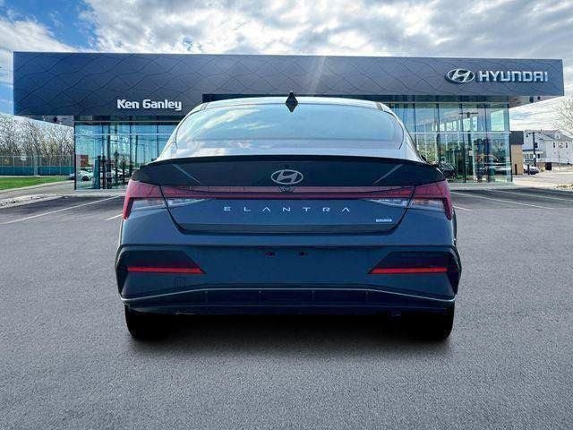 2025 Hyundai Elantra Hybrid SEL Sport