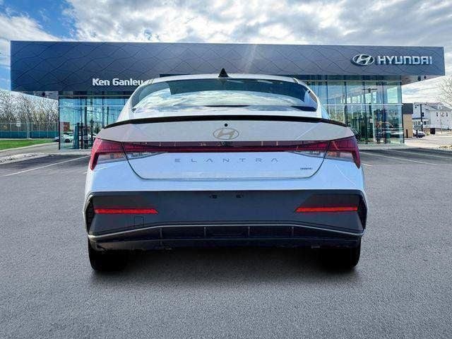 2025 Hyundai Elantra Hybrid SEL Sport