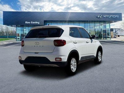 2026 Hyundai Venue SE