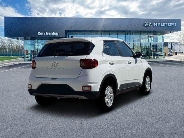 2026 Hyundai Venue SE