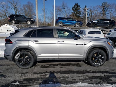2026 Volkswagen Atlas Cross Sport 2.0T SEL R-Line Black