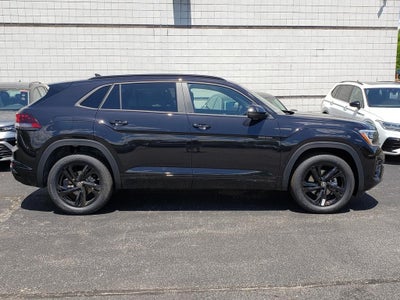 2026 Volkswagen Atlas Cross Sport 2.0T SEL R-Line Black