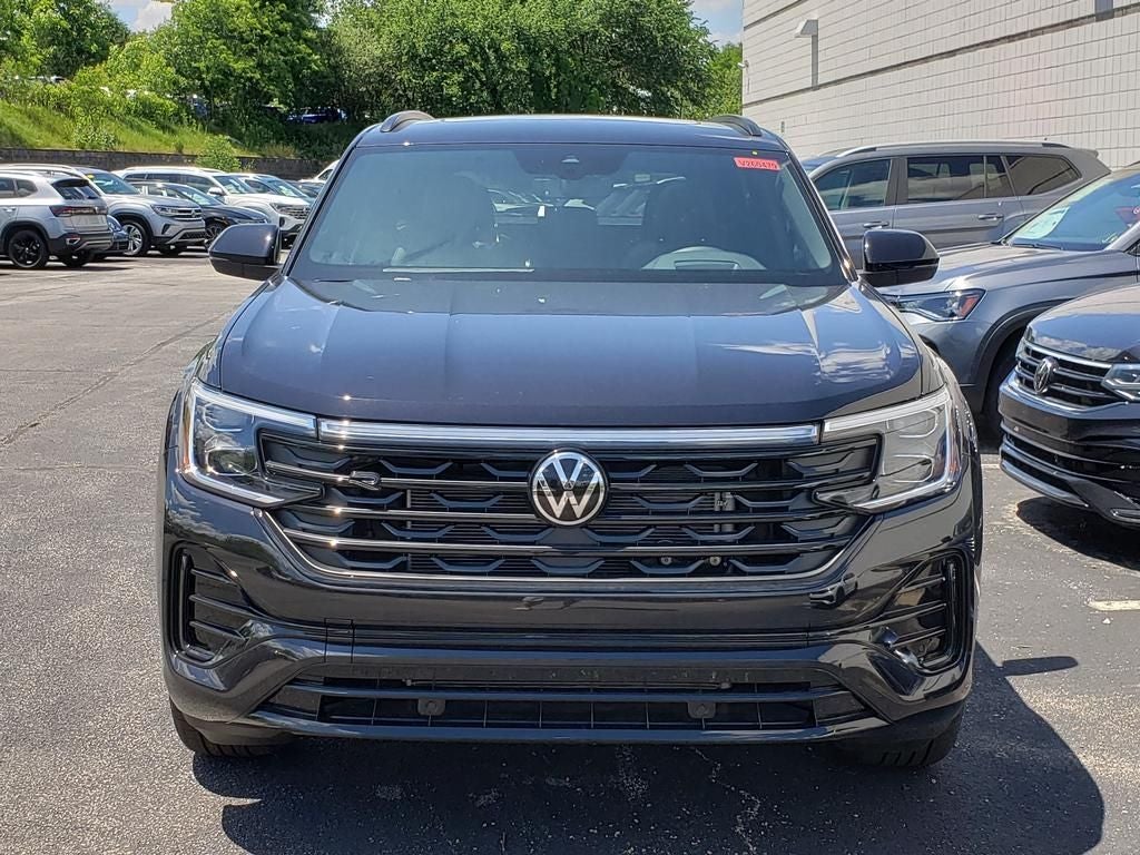 2026 Volkswagen Atlas Cross Sport 2.0T SEL R-Line Black