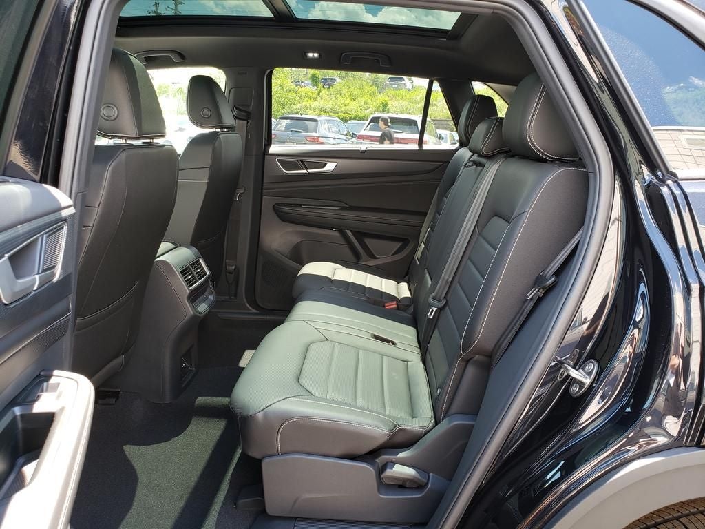 2026 Volkswagen Atlas Cross Sport 2.0T SEL R-Line Black