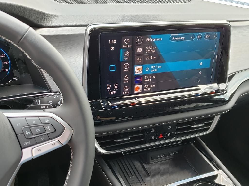 2026 Volkswagen Atlas Cross Sport 2.0T SE w/Technology