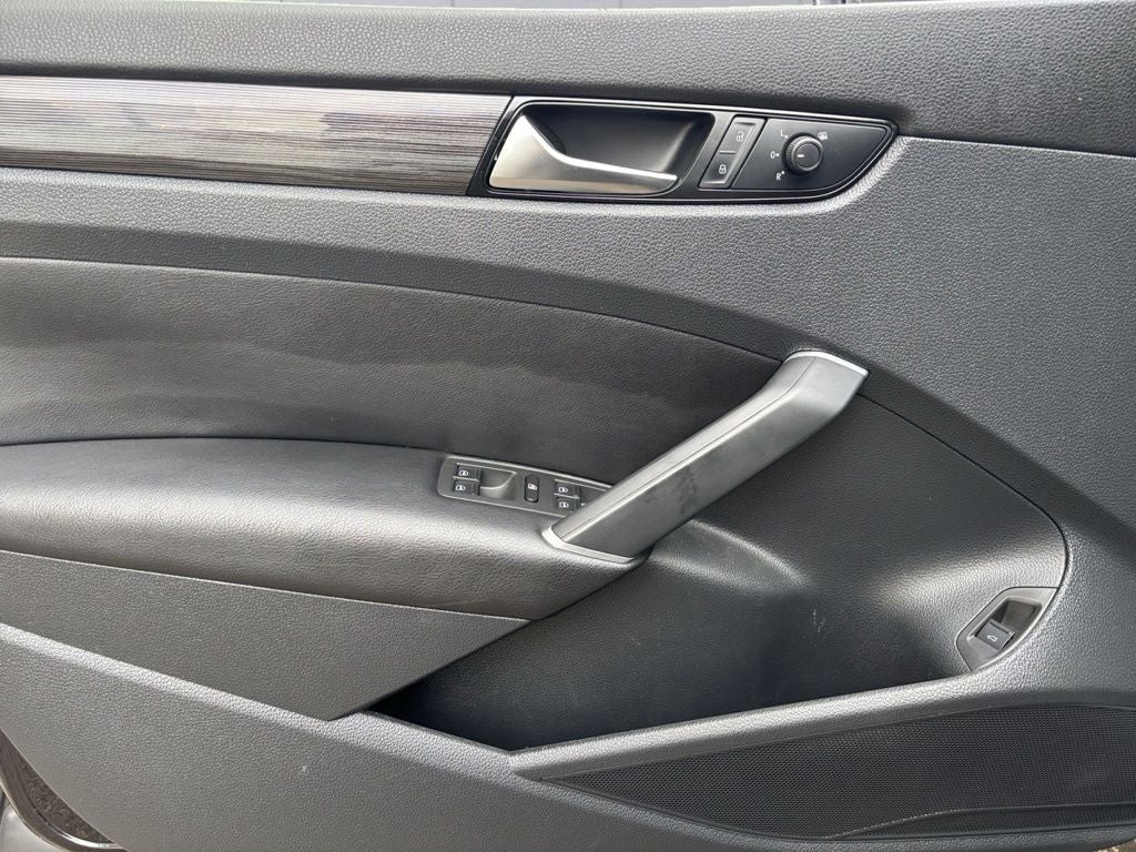 2020 Volkswagen Passat 2.0T R-Line