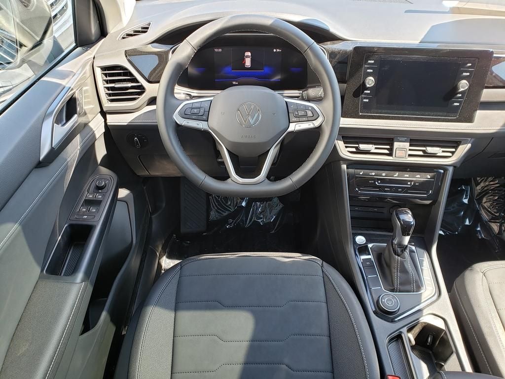 2026 Volkswagen Taos 1.5T SE Black