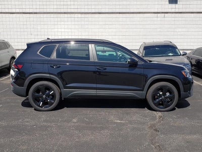 2026 Volkswagen Taos 1.5T SE Black