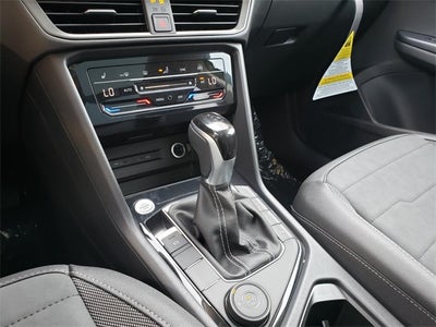 2025 Volkswagen Taos 1.5T SE Black