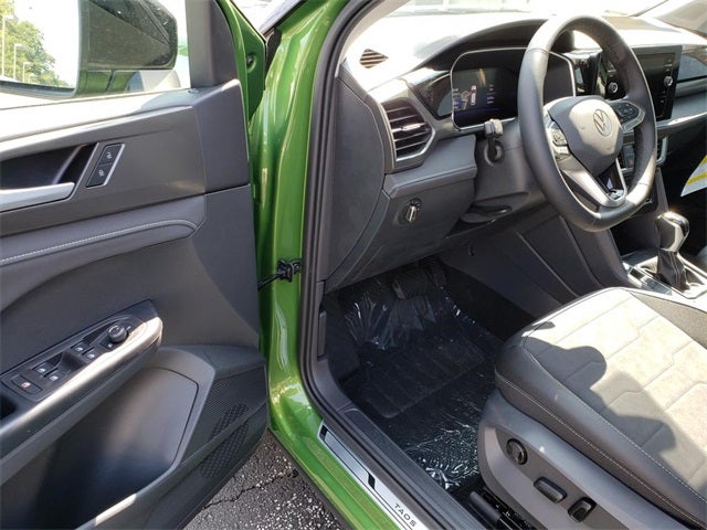 2025 Volkswagen Taos 1.5T SE Black