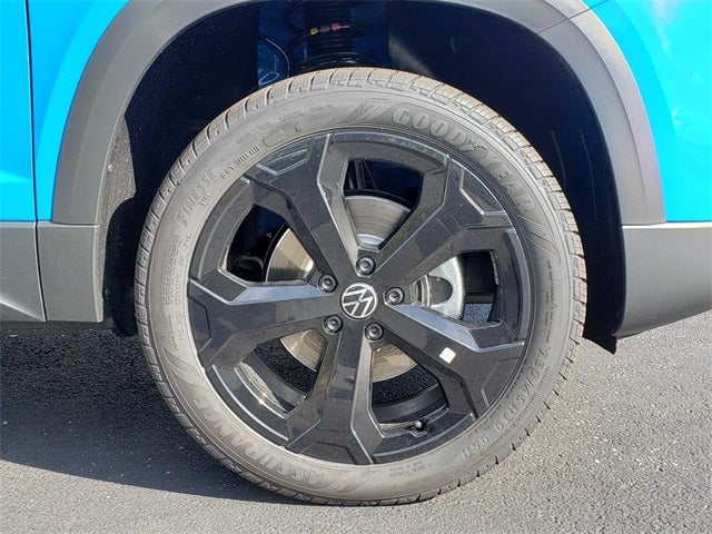 2025 Volkswagen Taos 1.5T SE Black