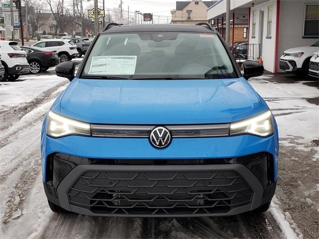 2025 Volkswagen Taos 1.5T SE Black