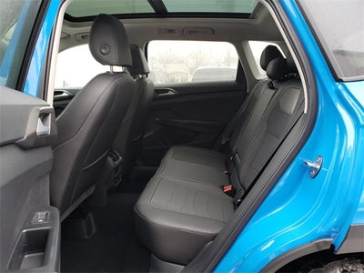 2025 Volkswagen Taos 1.5T SE Black