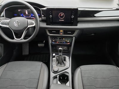 2025 Volkswagen Taos 1.5T SE Black