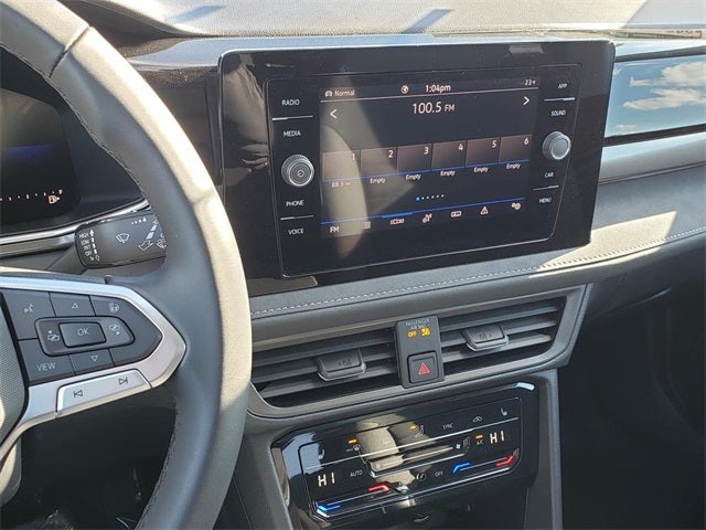 2026 Volkswagen Taos 1.5T SE Black