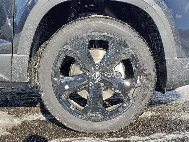 2026 Volkswagen Taos 1.5T SE Black