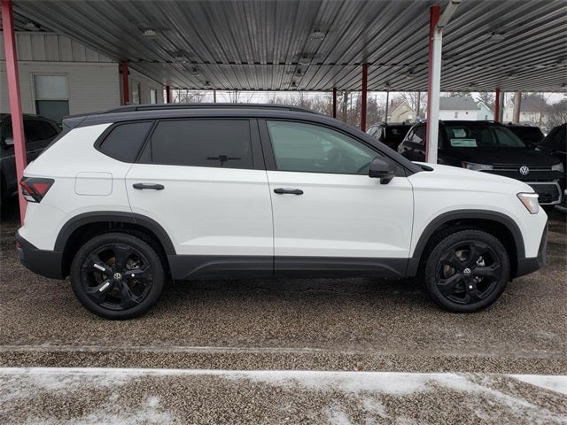 2026 Volkswagen Taos 1.5T SE Black