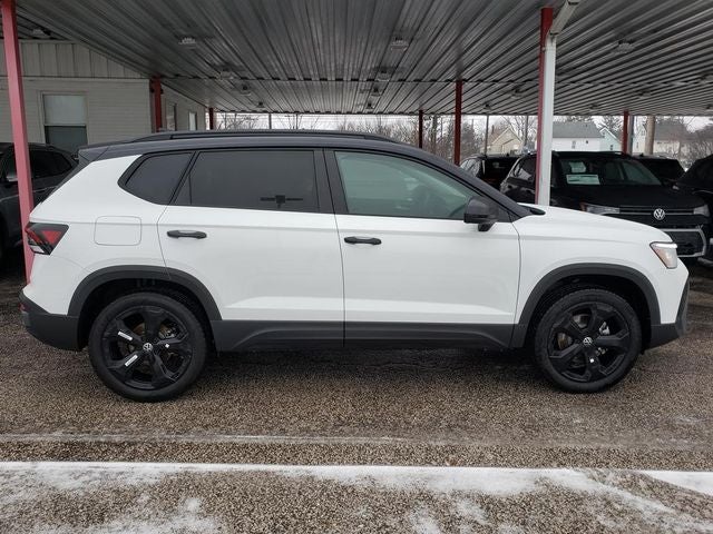 2026 Volkswagen Taos 1.5T SE Black