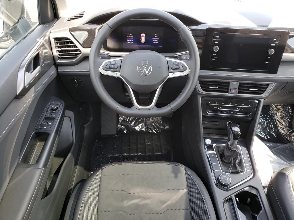 2026 Volkswagen Taos 1.5T SE Black