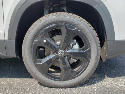 2026 Volkswagen Taos 1.5T SE Black