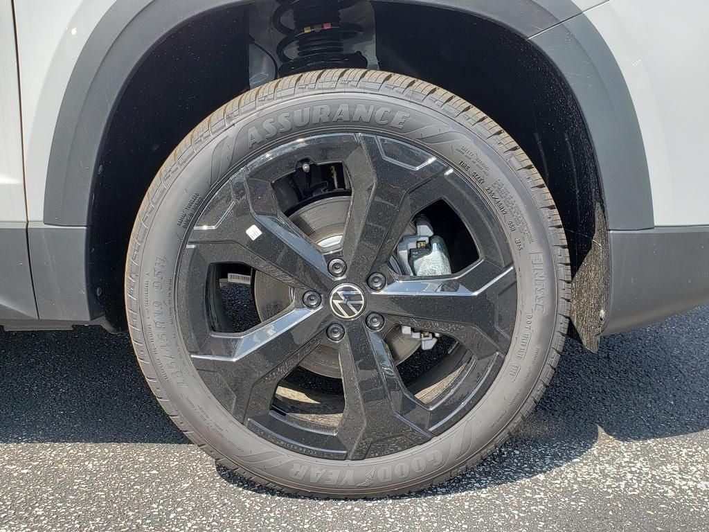 2026 Volkswagen Taos 1.5T SE Black
