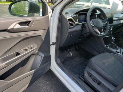 2026 Volkswagen Taos 1.5T SE Black