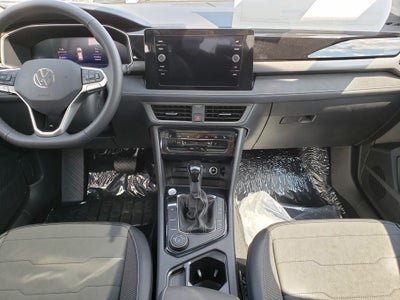 2026 Volkswagen Taos 1.5T SE Black