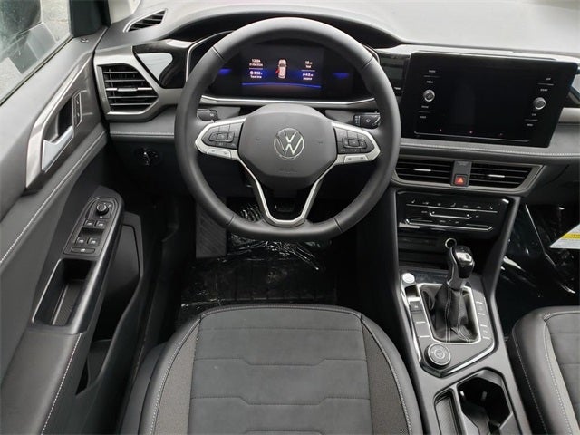 2026 Volkswagen Taos 1.5T SE Black
