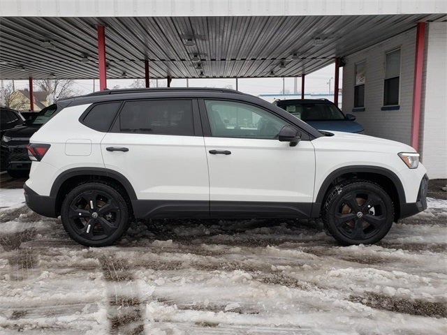 2026 Volkswagen Taos 1.5T SE Black