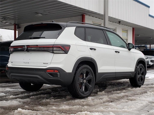 2026 Volkswagen Taos 1.5T SE Black