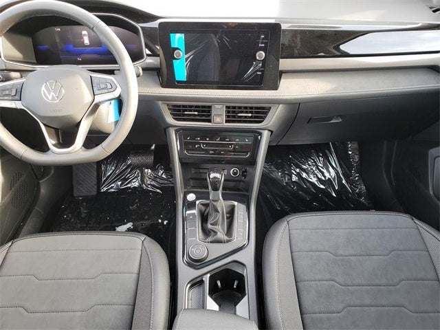 2026 Volkswagen Taos 1.5T SE Black