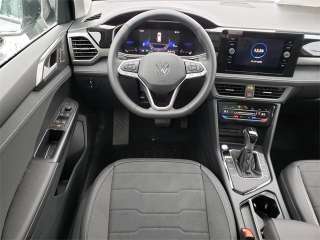 2026 Volkswagen Taos 1.5T SE Black
