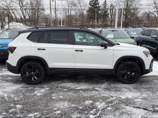 2026 Volkswagen Taos 1.5T SE Black