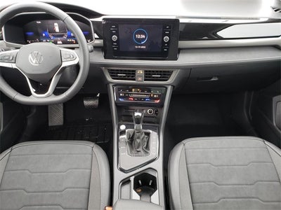 2026 Volkswagen Taos 1.5T SE Black