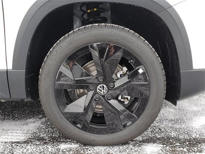 2026 Volkswagen Taos 1.5T SE Black