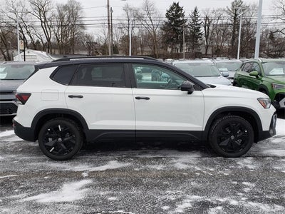 2026 Volkswagen Taos 1.5T SE Black