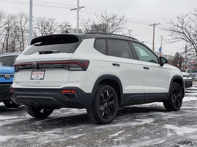 2026 Volkswagen Taos 1.5T SE Black