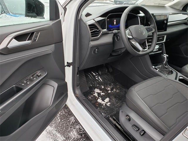 2026 Volkswagen Taos 1.5T SE Black