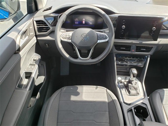 2025 Volkswagen Taos 1.5T SE Black