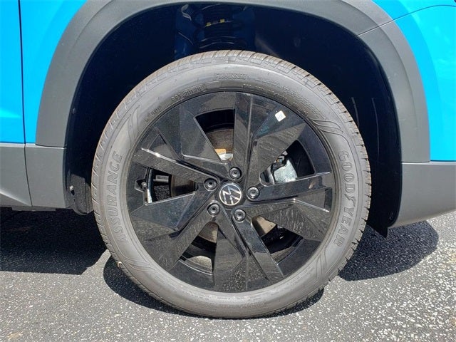 2025 Volkswagen Taos 1.5T SE Black