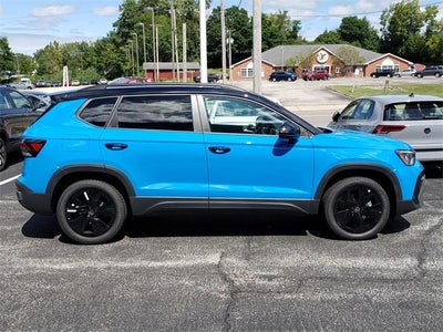 2025 Volkswagen Taos 1.5T SE Black