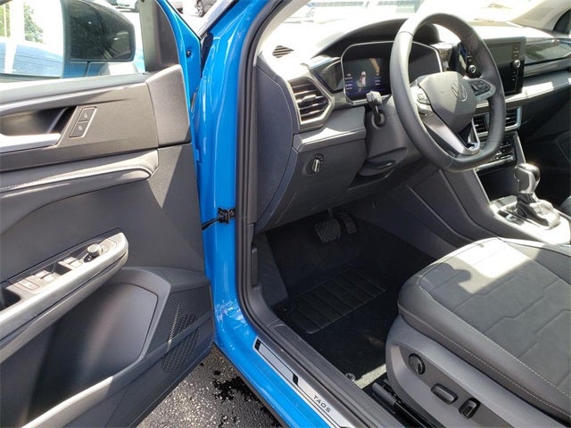 2025 Volkswagen Taos 1.5T SE Black