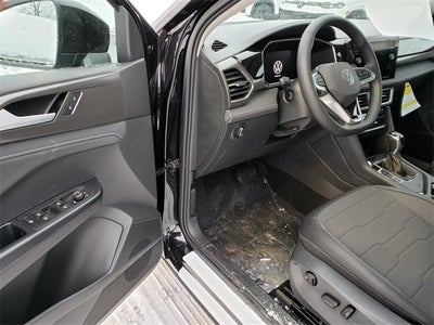 2026 Volkswagen Taos 1.5T SE Black