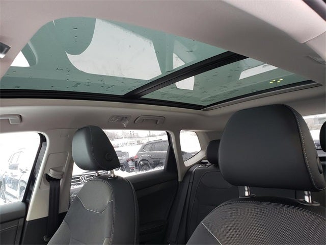 2026 Volkswagen Taos 1.5T SE Black