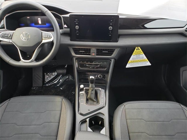 2026 Volkswagen Taos 1.5T SE Black